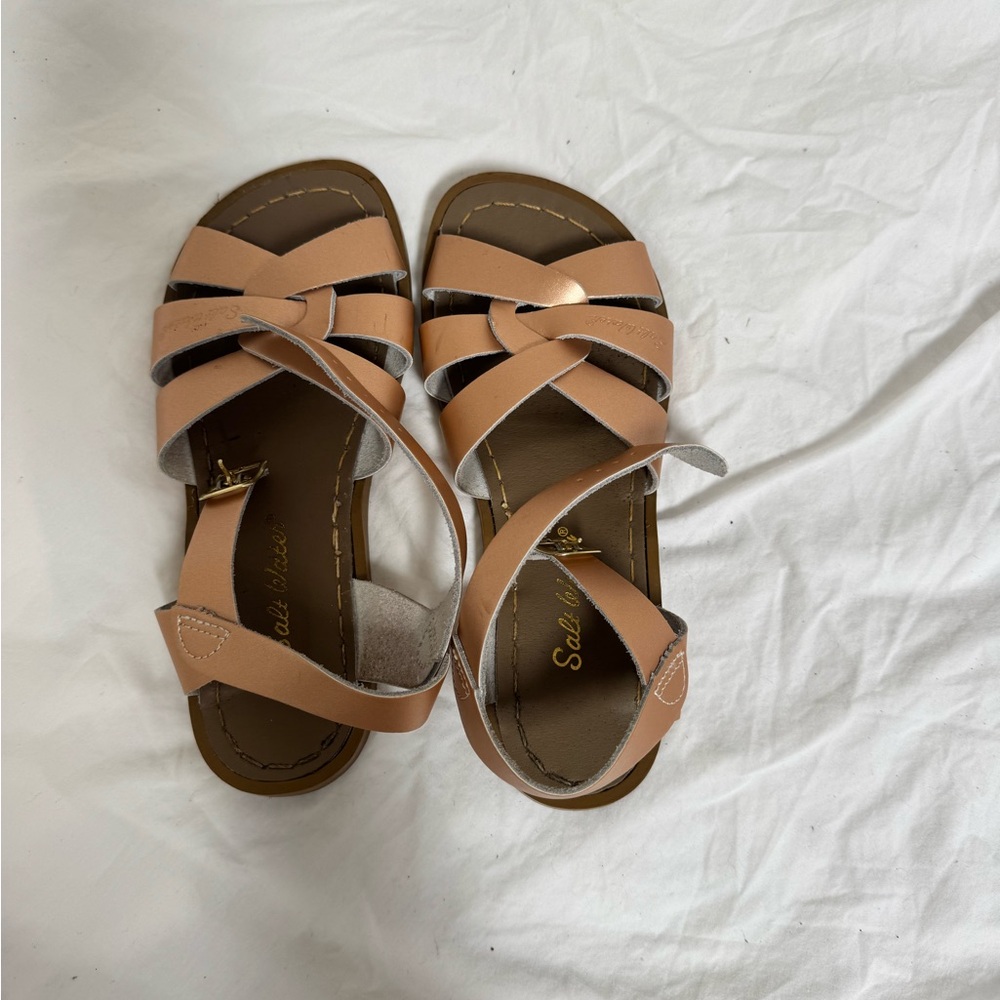 Kids saltwater sandals. Euc rosegold